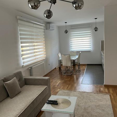 Apartman Vrbas 1 + Podzemna Garaza Banja Luka Buitenkant foto