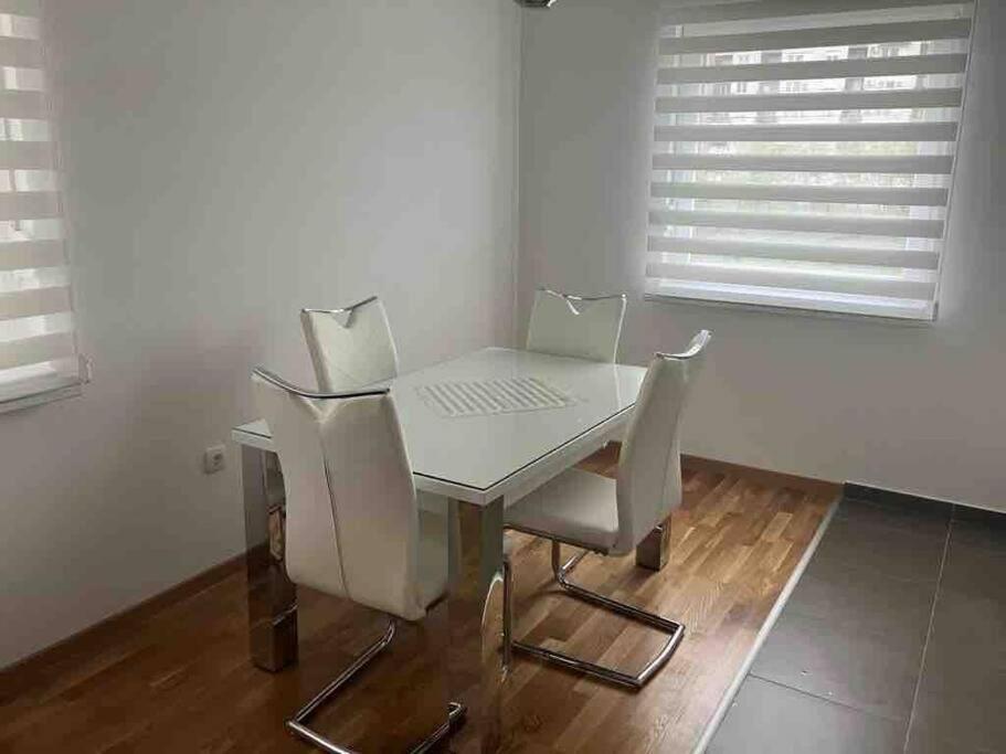 Apartman Vrbas 1 + Podzemna Garaza Banja Luka Buitenkant foto